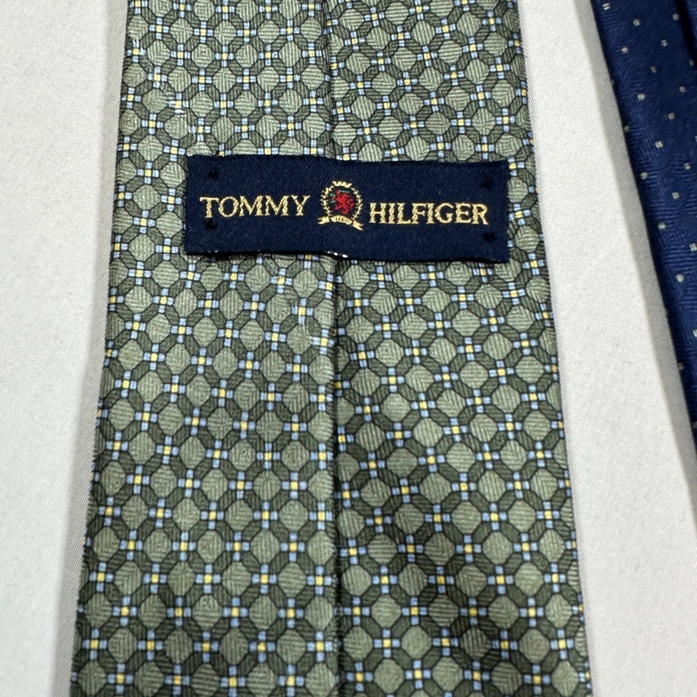Men’s Tommy Hilfiger Silk Necktie​​​​ - Picture 5 of 6
